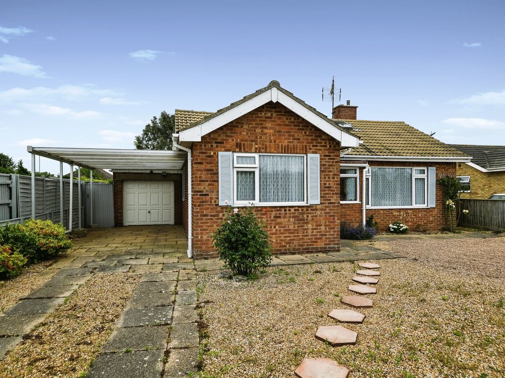 3 bed bungalow for sale in Bernard Crescent, Hunstanton, Norfolk PE36, £350,000 Zoopla