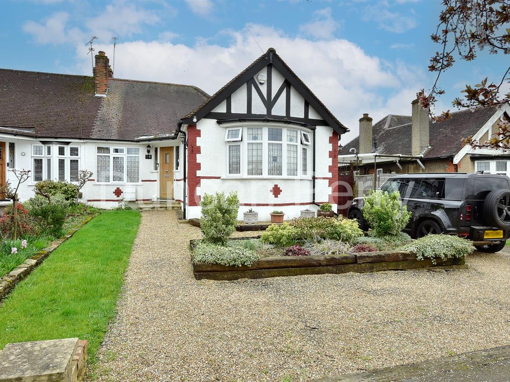 2 bed semidetached bungalow for sale in Ladbrooke Drive, Potters Bar