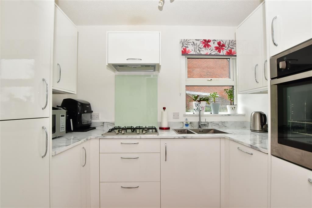 2 bed semidetached bungalow for sale in Midsummer Road, Snodland, Kent