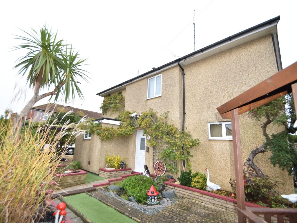 2 bed semidetached house for sale in Warsash Close, Havant PO9, £