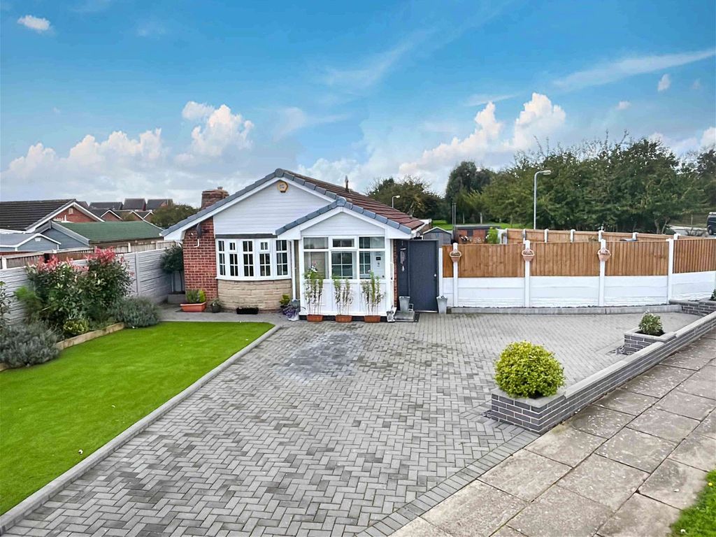 2 bed bungalow for sale in Hythe Close, Kew Meadows, Southport PR8, £