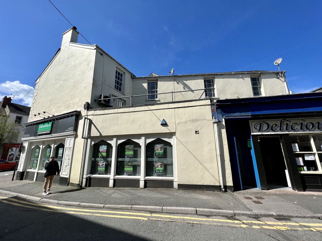 3 bed flat to rent in Lammas Street, Carmarthen, Carmarthenshire SA31