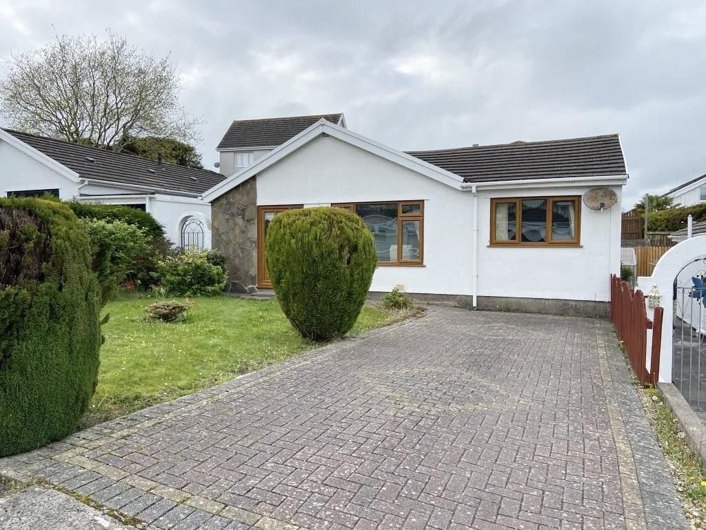 3 bed detached bungalow for sale in Talywern, Llangennech, Llanelli