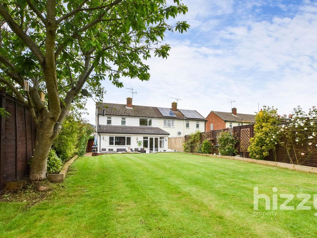 3 bed semidetached house for sale in Pykenham Way, Hadleigh, Ipswich