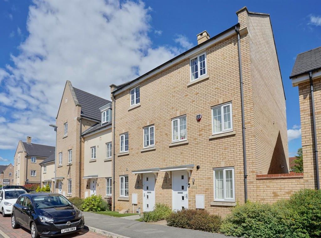 4 bed town house for sale in Buttercup Avenue, Eynesbury, St. Neots