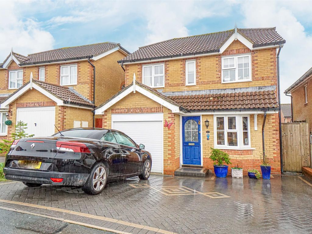 3 bed detached house for sale in Ticehurst Close, Hastings TN35, £