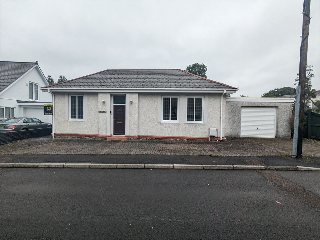 2 bed detached house for sale in Brynmawr Lane, Ammanford SA18, £