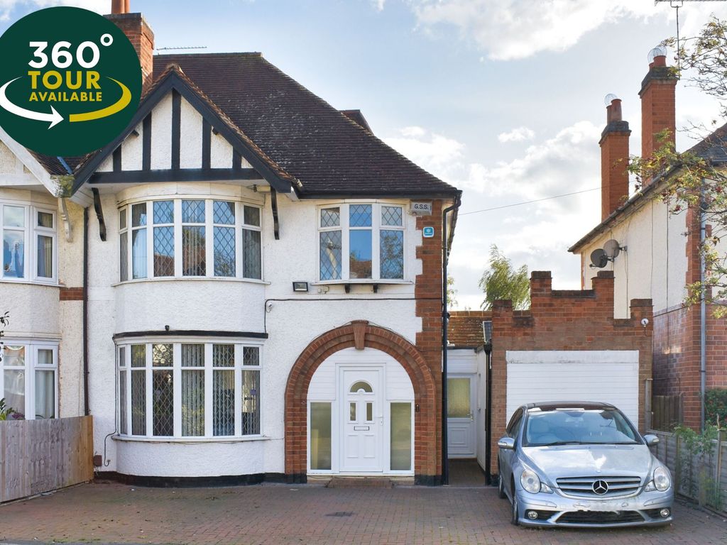 4 bed semidetached house for sale in Knighton Church Road, South