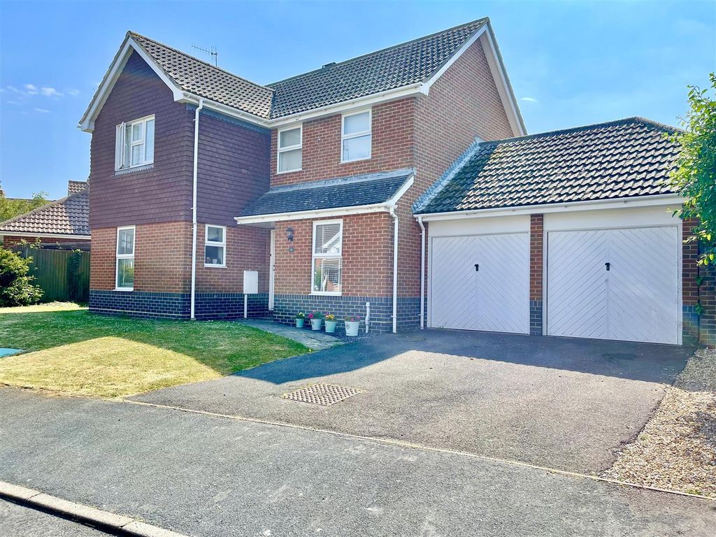 4 bed detached house for sale in Gainsborough Road, BexhillOnSea TN40