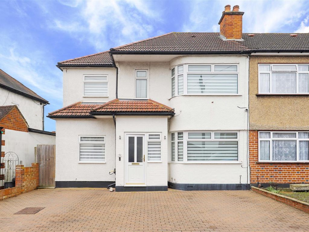 4 bed end terrace house for sale in Bridgwater Road, Ruislip HA4, £