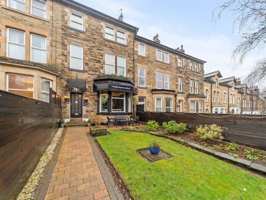 7 bed terraced house for sale in Franklin Mount, Harrogate HG1, £