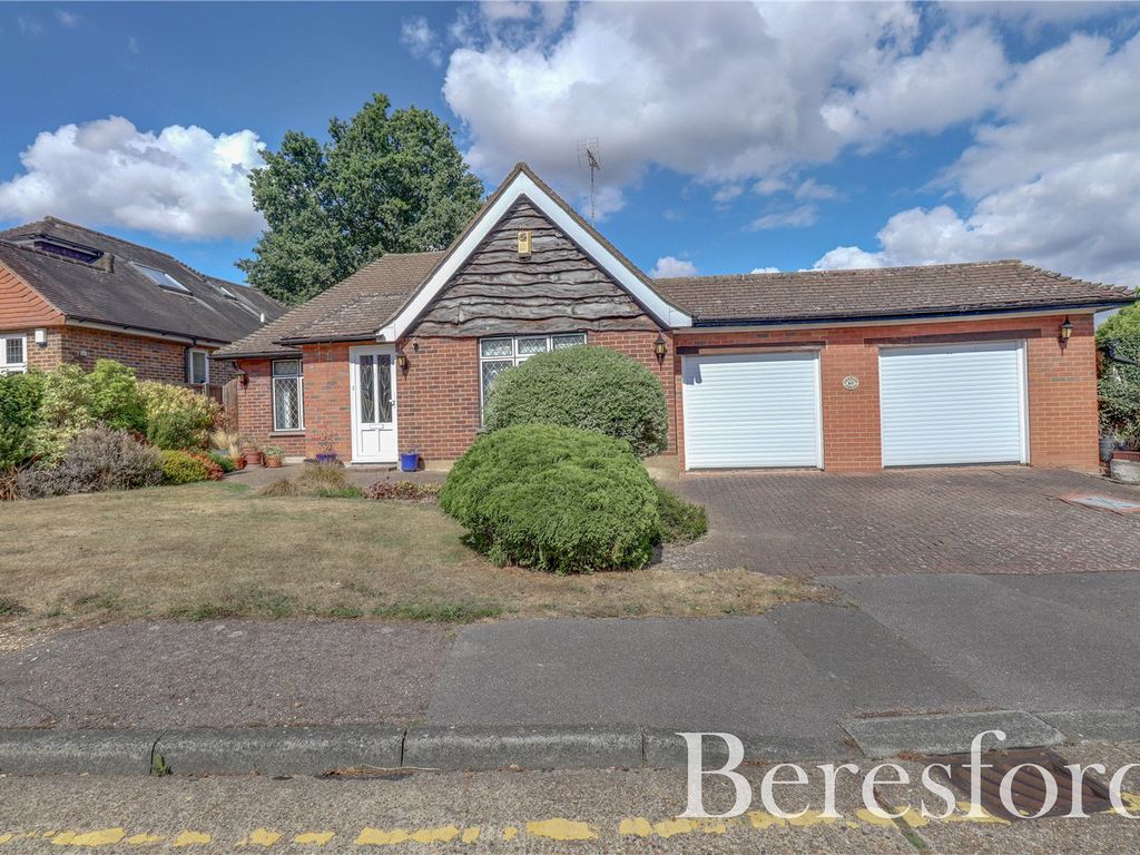 2 bed bungalow for sale in Cliveden Close, Shenfield CM15 Zoopla