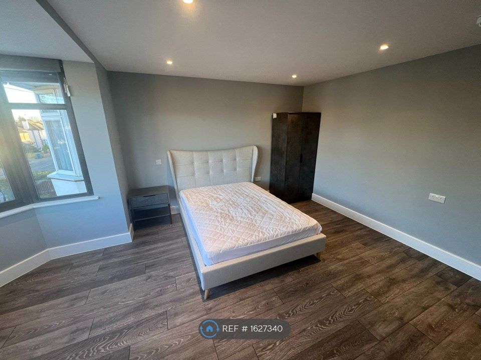Room to rent in Kenton Lane, Harrow HA3 Zoopla