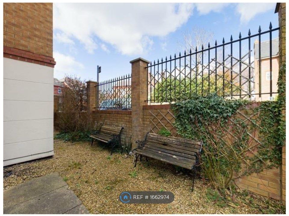 1 bed flat to rent in Alexandra Court, Hemel Hempstead HP2 Zoopla