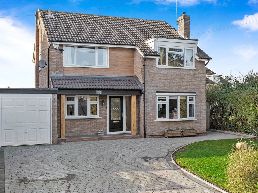 4 bed detached house for sale in Bishampton, Pershore, Worcestershire