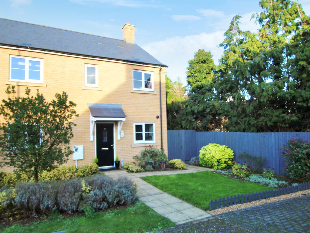 2 bed semidetached house for sale in Jubilee Close, Blunham MK44, £