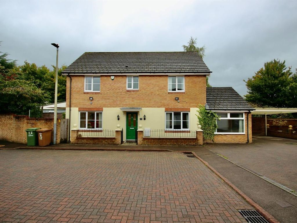 4 bed detached house for sale in Pleasant Close, Pontllanfraith