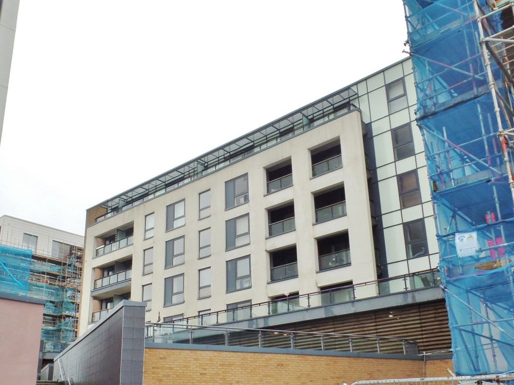 55 Duncansby House, Ferry Court, Cardiff CF11  