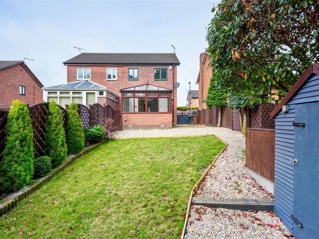 3 bed semidetached house for sale in Thornbrook Gardens, Chapeltown