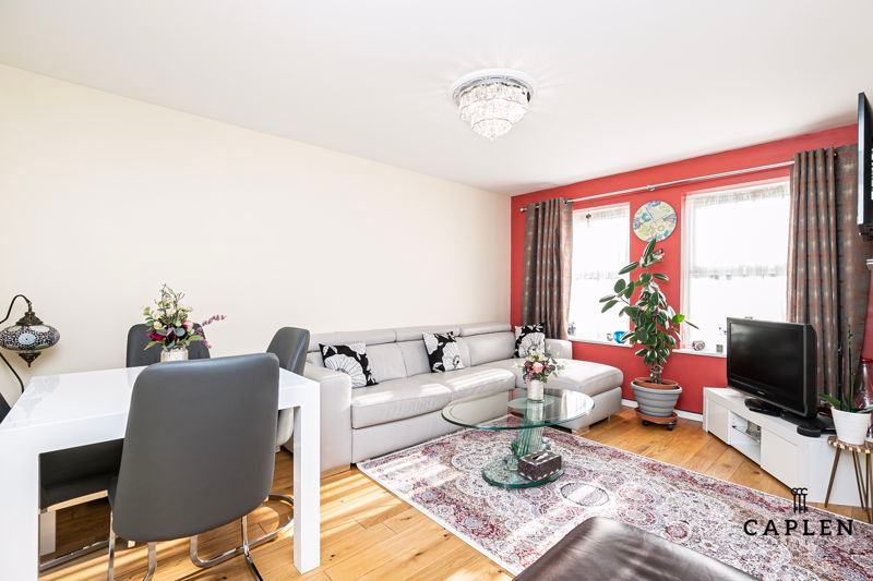 1 bed flat for sale in Kingsley Road, Loughton IG10 Zoopla