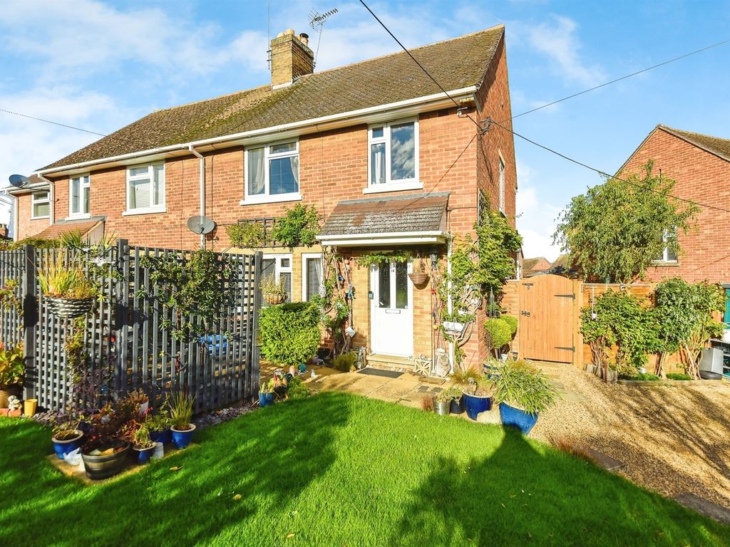 3 bed semidetached house for sale in Gordon Road, Oundle, Peterborough PE8, £325,000 Zoopla