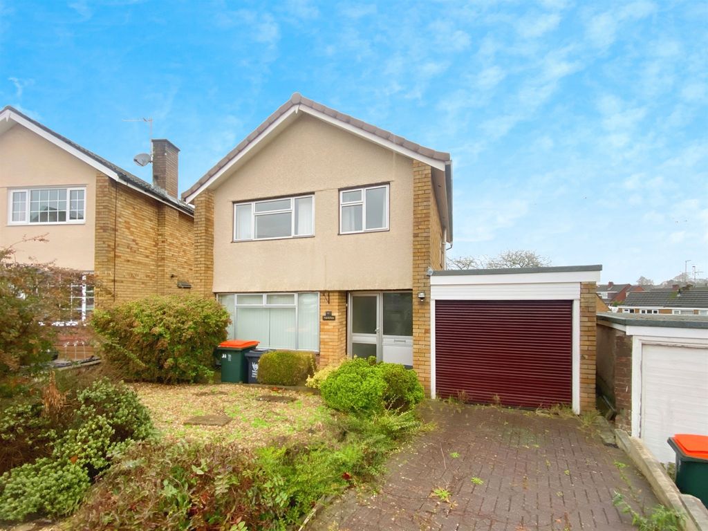 3 bed detached house for sale in Pinewood Close, Newport NP20, £250,000