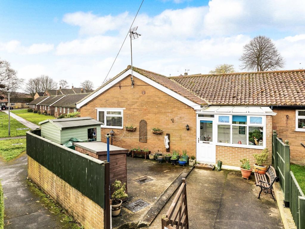 2 bed bungalow for sale in Beech Tree Road, Tadcaster LS24 Zoopla