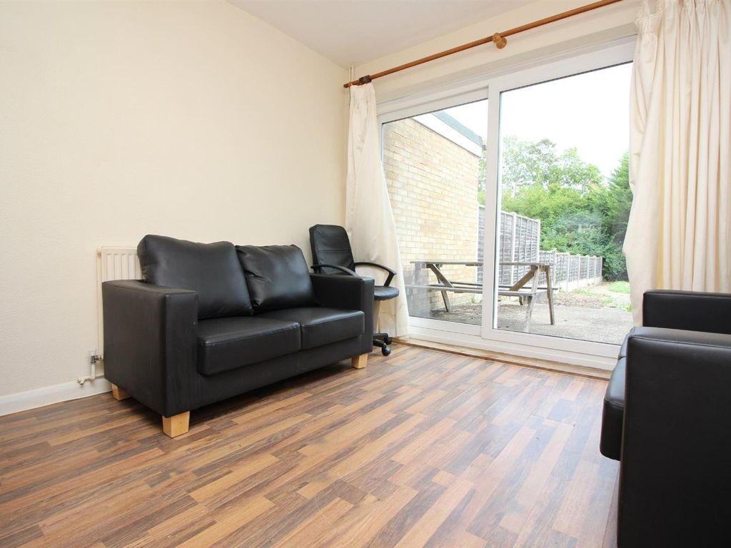 4 bed semidetached house to rent in Kemsing Gardens, Canterbury CT2, £