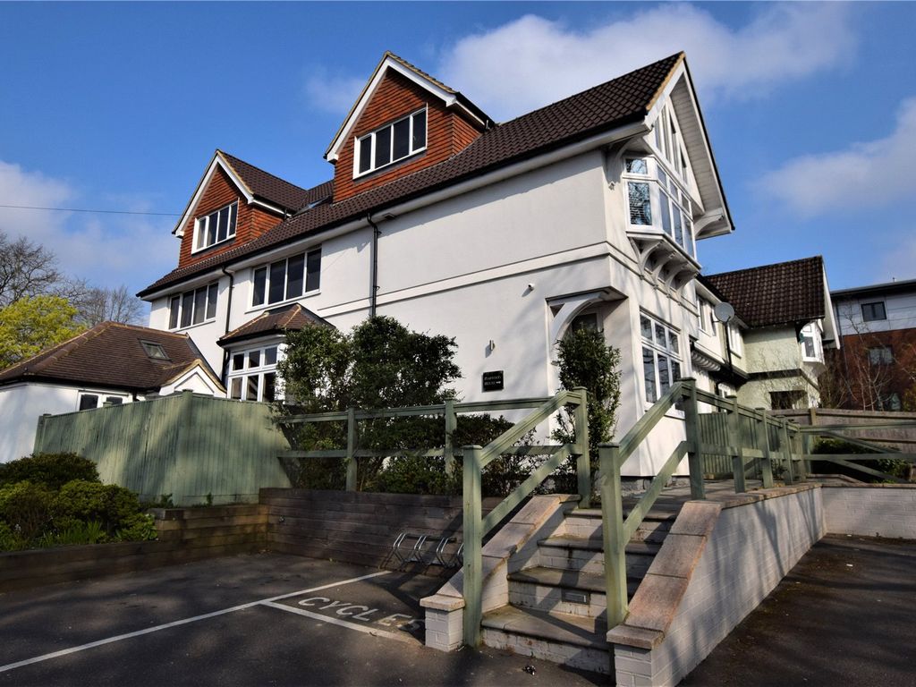 1 bed flat for sale in Clockhouse Road, Farnborough, Hampshire GU14