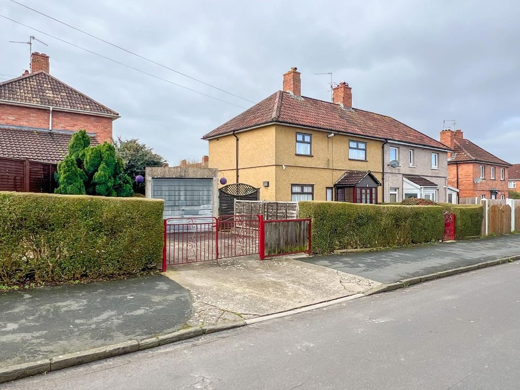 3 bed semidetached house for sale in Connaught Road, Knowle, Bristol