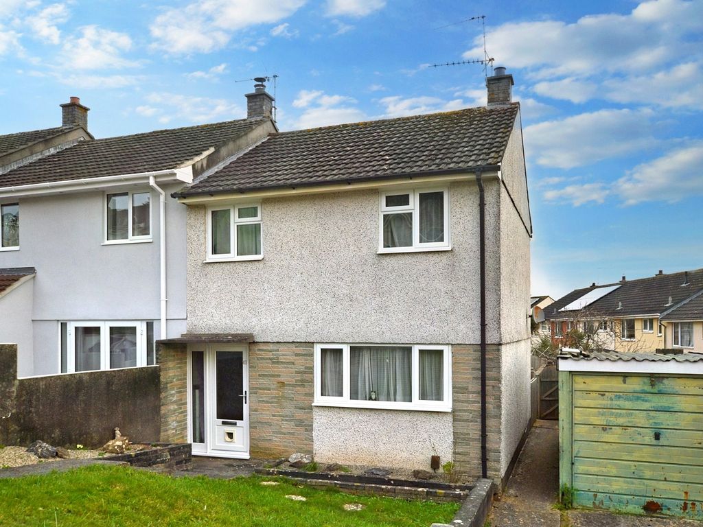 3 bed end terrace house for sale in Churchill Walk, Saltash, Cornwall