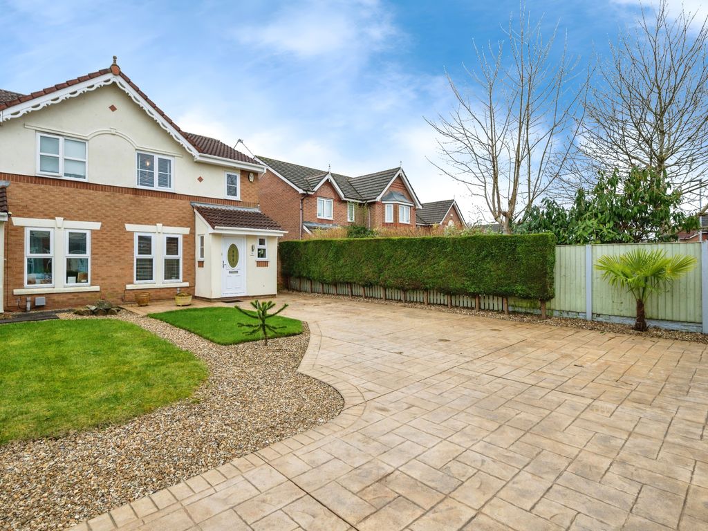 3 bed semidetached house for sale in Barbondale Close, Great Sankey