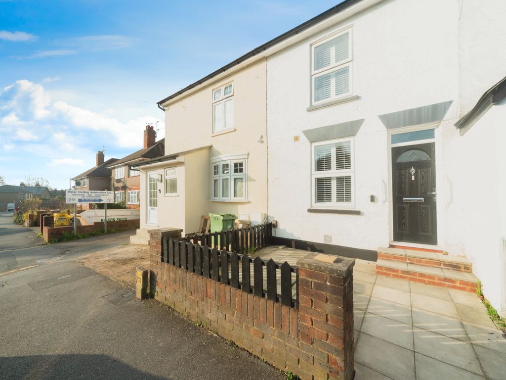 2 bed terraced house for sale in Oakhill Road, Sutton SM1, £420,000