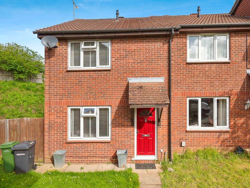 3 bed end terrace house for sale in Gilderdale, Luton, Bedfordshire LU4 ...