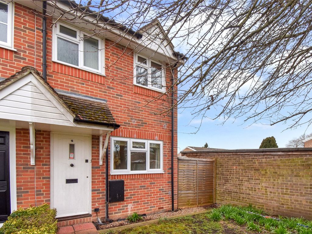 1 bed semidetached house to rent in Collins Close, Newbury, Berkshire