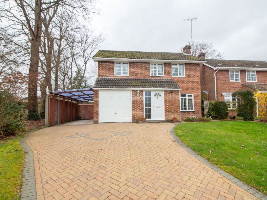 4 bed detached house for sale in Hampton Close, Waterlooville PO7, £