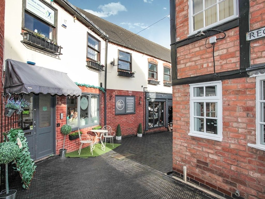 1 bed flat to rent in Regent Court, Hinckley, Leicestershire LE10 Zoopla