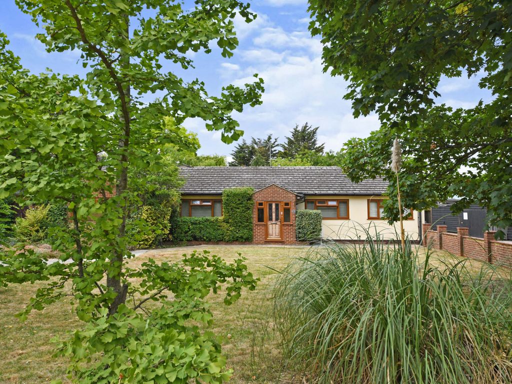 4 bed bungalow for sale in Wickford Road, South Woodham Ferrers