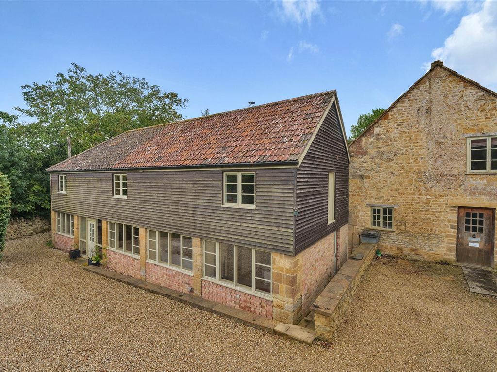 4 bed linkdetached house for sale in Middle Street, Misterton