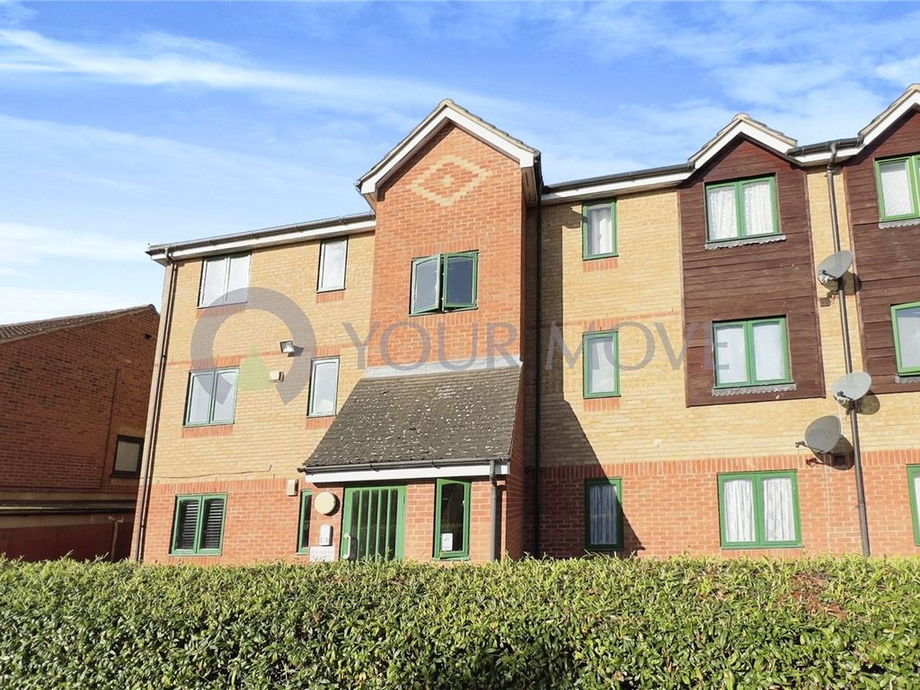 2 bed flat to rent in Joyce Green Lane, Dartford, Kent DA1, £1,400 pcm