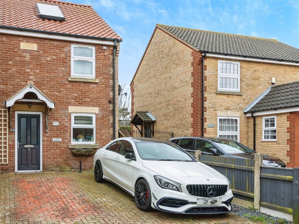 2 bed detached house for sale in Church Road, Kessingland, Lowestoft