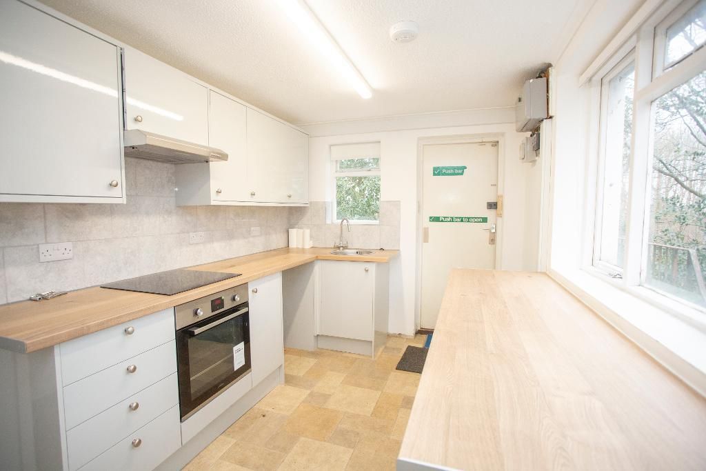 3 bed flat to rent in Hailsham Road, Herstmonceux, East Sussex BN27, £