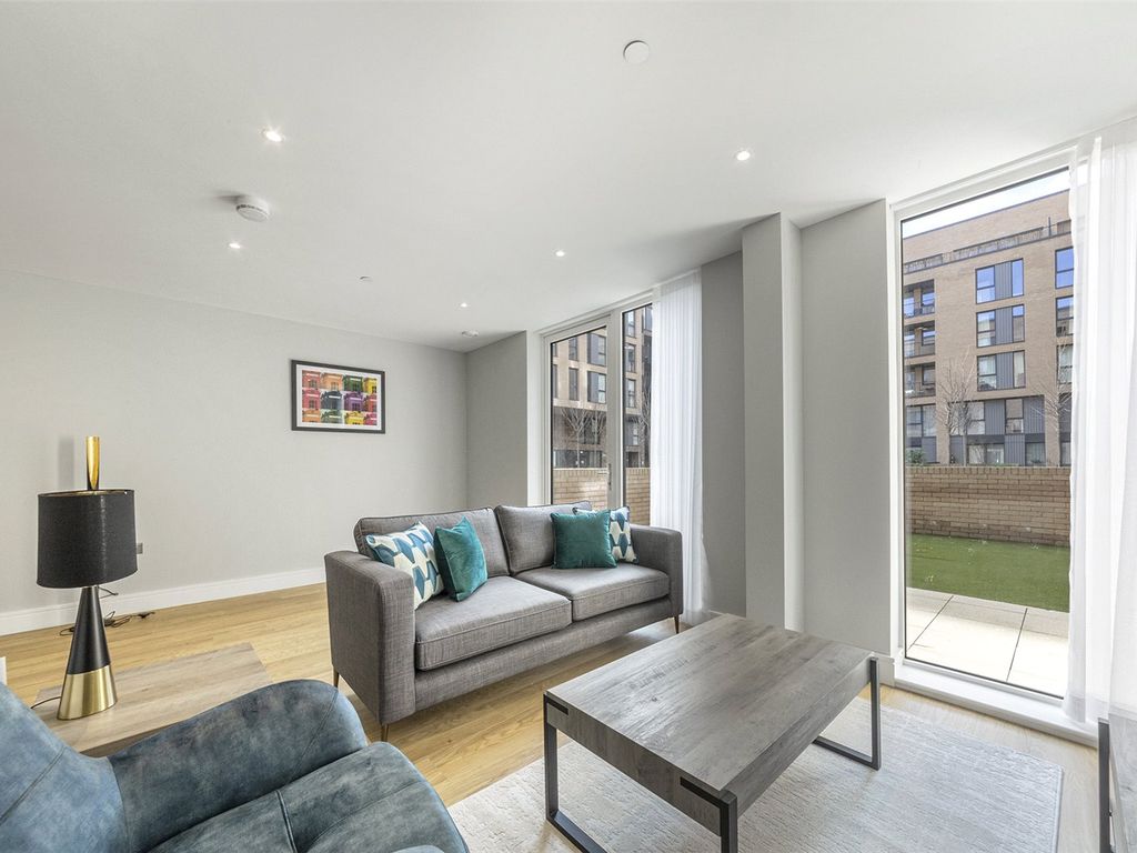 3 bed flat to rent in Summerstown, London SW17 Zoopla