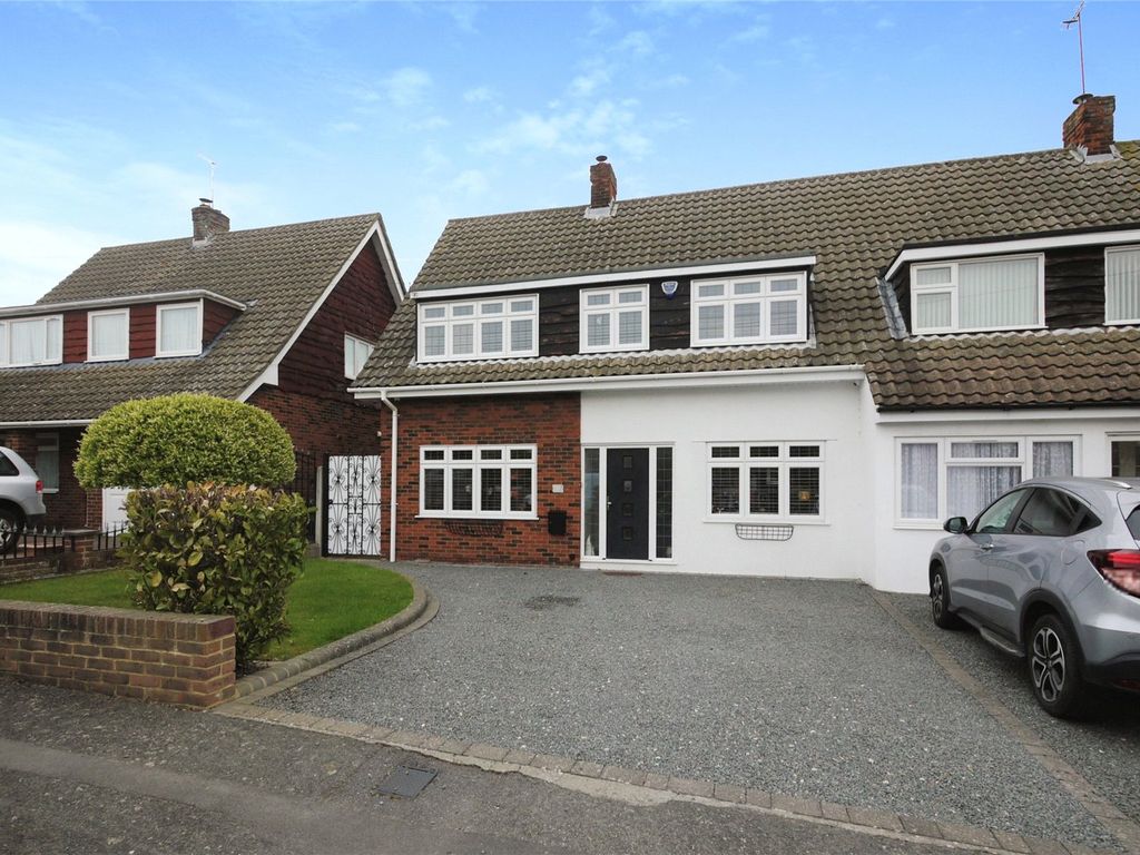 4 bed semidetached house for sale in Nursery Road, Hook End, Brentwood