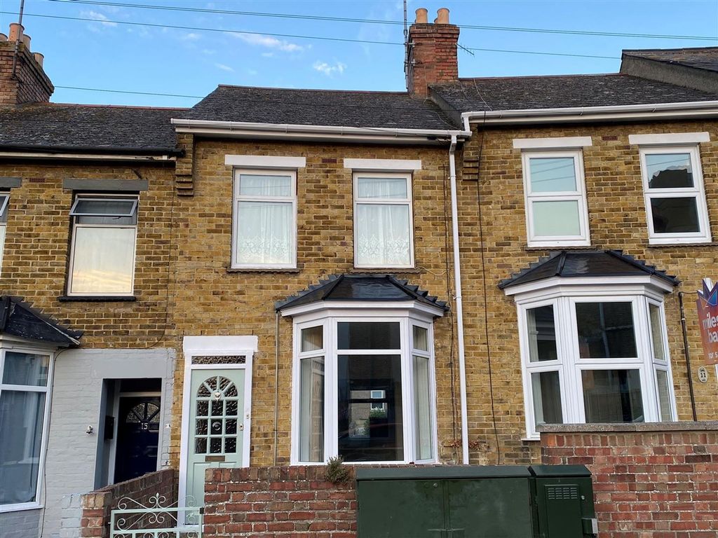 3 bed terraced house to rent in Winstanley Crescent, Ramsgate CT11, £
