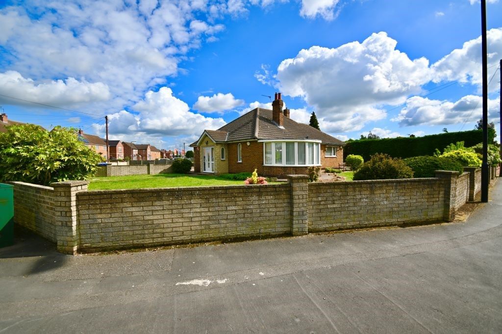 3 bed detached bungalow for sale in Doncaster Road, Branton, Doncaster