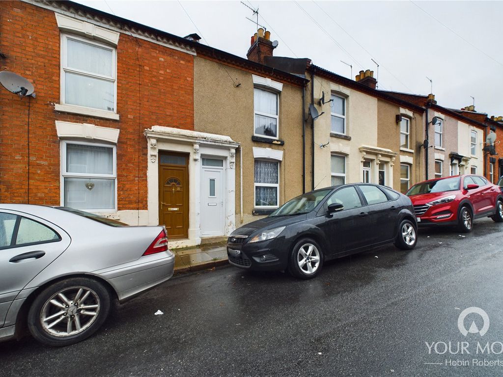 2 bed terraced house for sale in Brook Street, Semilong, Northampton