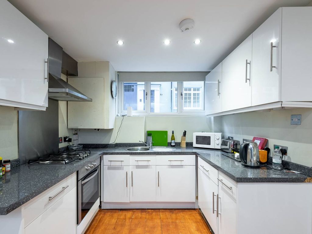 2 bed flat to rent in Aylesford Street, Pimlico, London SW1V, £2,275 pcm Zoopla