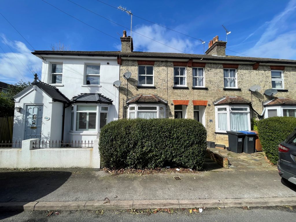 2 bed terraced house for sale in Coopers Road, Potters Bar EN6, £