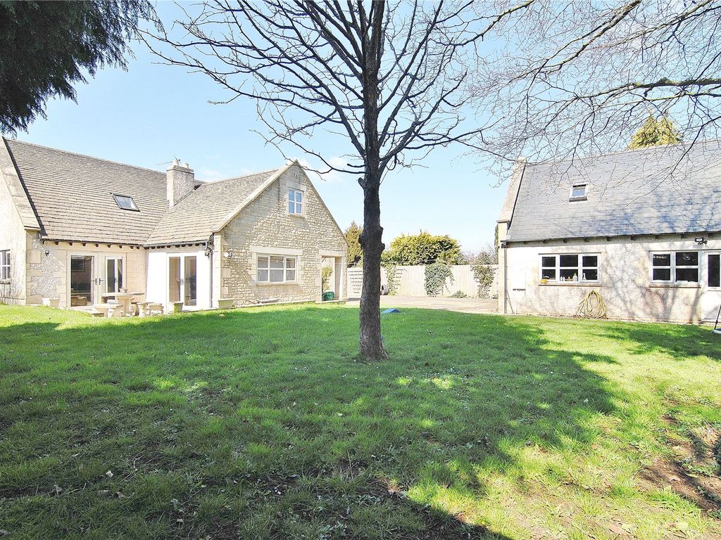 4 bed detached house for sale in Fidges Lane, Stroud